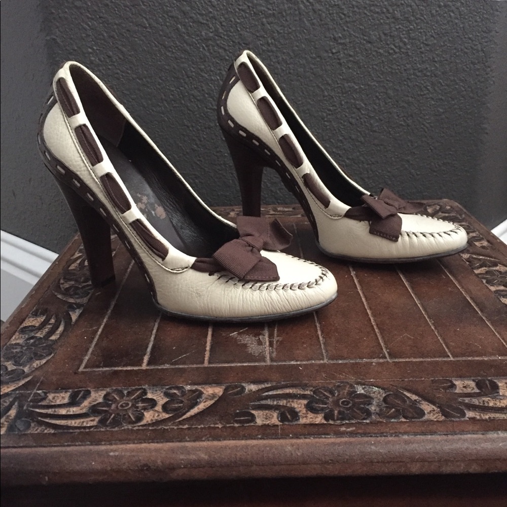 BCBG MAXAZRIA high heel all leather  loafers/ bow